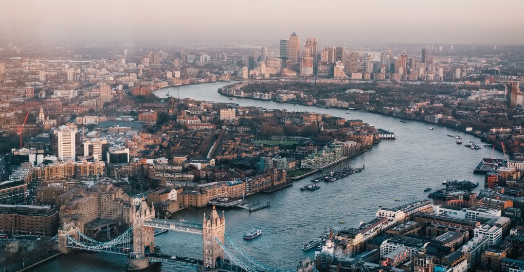 london cityscape where people speak english